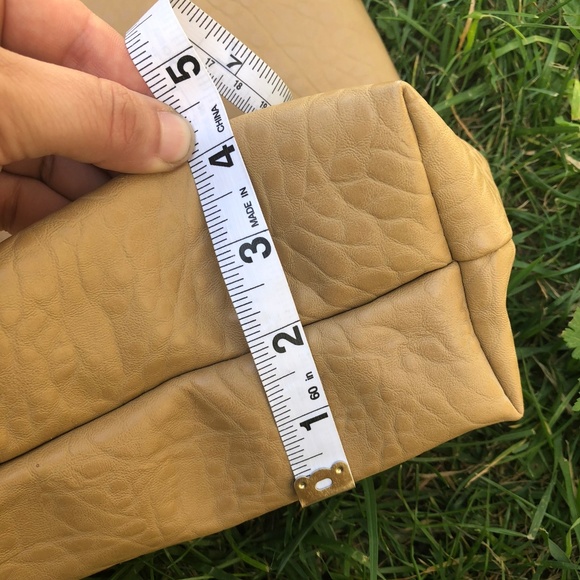 FRENCH CONNECTION White and Tan Large Purse - Picture 2 of 5